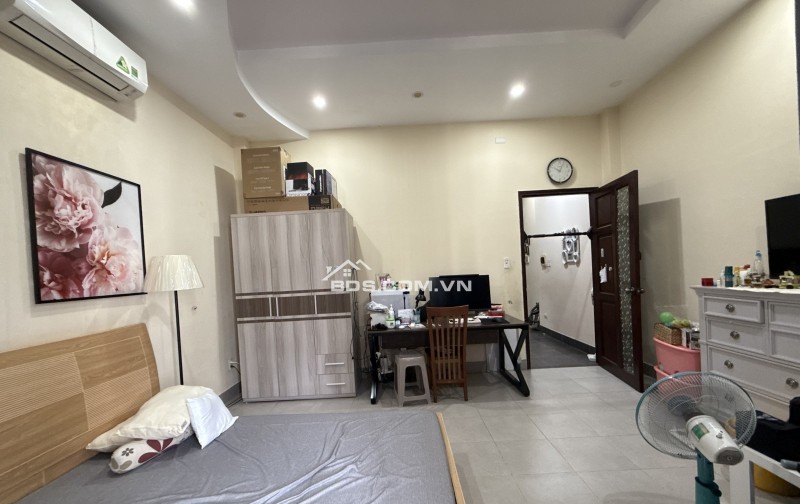 Siêu phẩm Hẻm Ô TÔ 6m thông, nhà Đẹp 3 Tầng P.12 Tân Bình 4.75x12m 57m2, 3PN. Chỉ 12.2 Tỷ